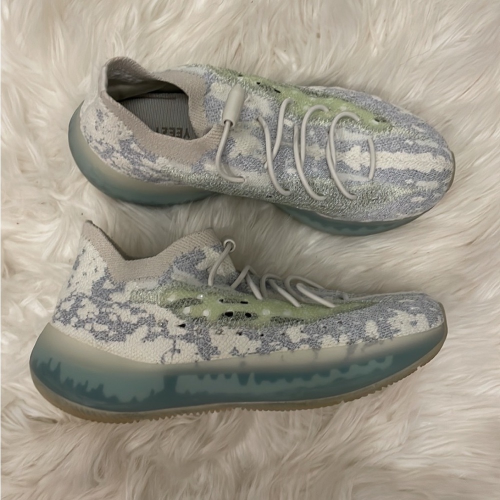 YOUTH - Yeezys Boost 380